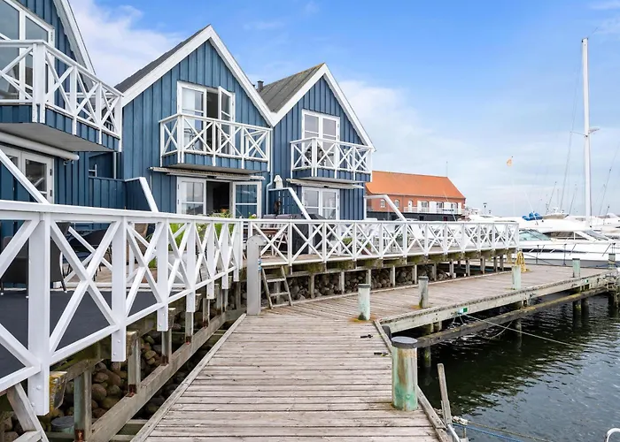 Σπίτι διακοπών Charming Right At Marina With Terraces Overlooking The Water Close To The Kattegat Centre, The And Cosy Cafes Grenå