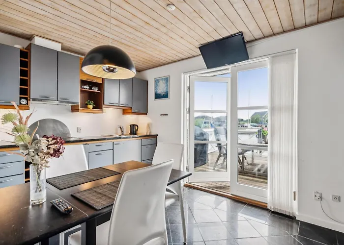 Σπίτι διακοπών Charming Right At Marina With Terraces Overlooking The Water Close To The Kattegat Centre, The And Cosy Cafes *